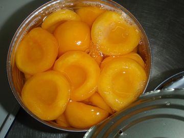 Keine Zusatz eingemachten gelben Pfirsich-Hälften für Nachtisch-Aperitif-Salate